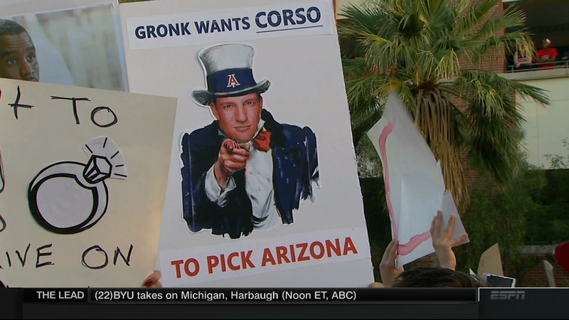 Illustration for article titled jet fUel Can't meLt steel beAms: Your Tucson College GameDay Sign Roundup
